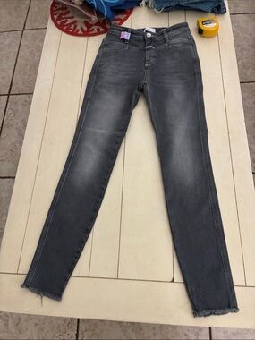 Closed pre-washed jeans handmade in Italy of organic cotton. #287